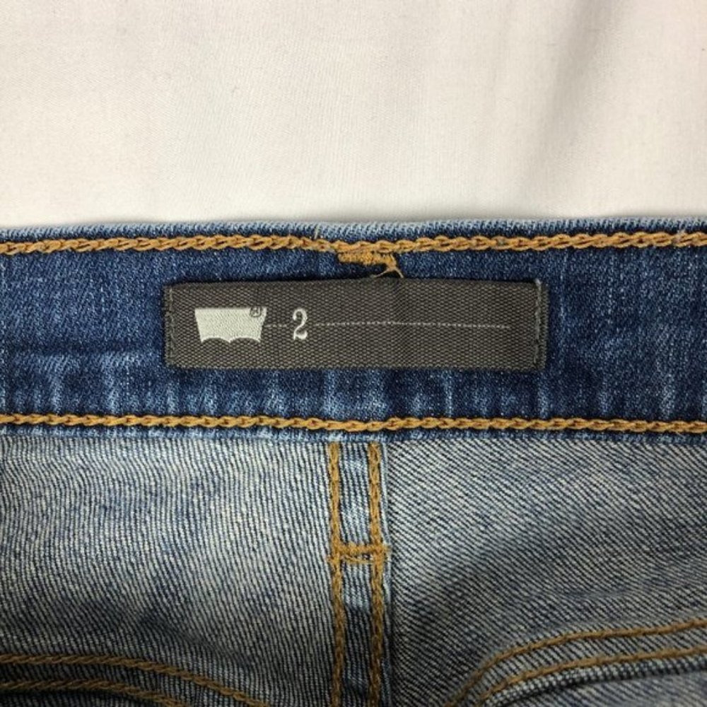 Levi's Dark Wash Folded Cuff Shorts - Picture 4 of 5